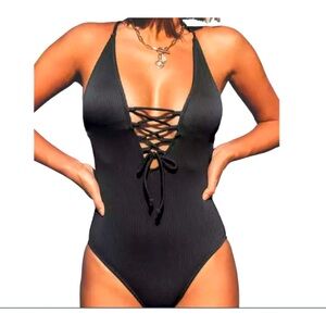 NWT Cupshe Women's Black V Neck One Piece Swimsuit Lace up Monokini - M